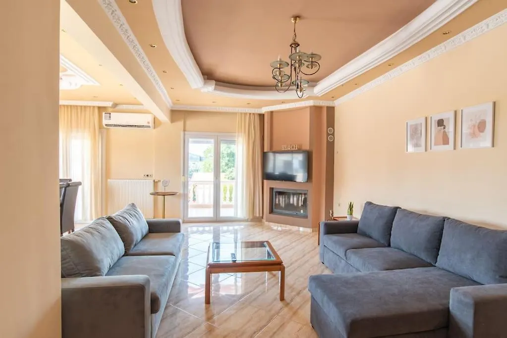 ניאה אירקליה 3 Bedrooms Luxury Apartment יוון