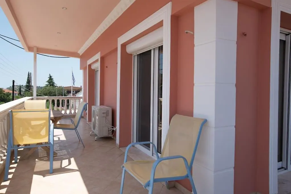 ניאה אירקליה 3 Bedrooms Luxury Apartment